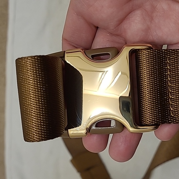 Lululemon Everywhere fleece belt bag in Burnt Caramel - Picture 3 of 6